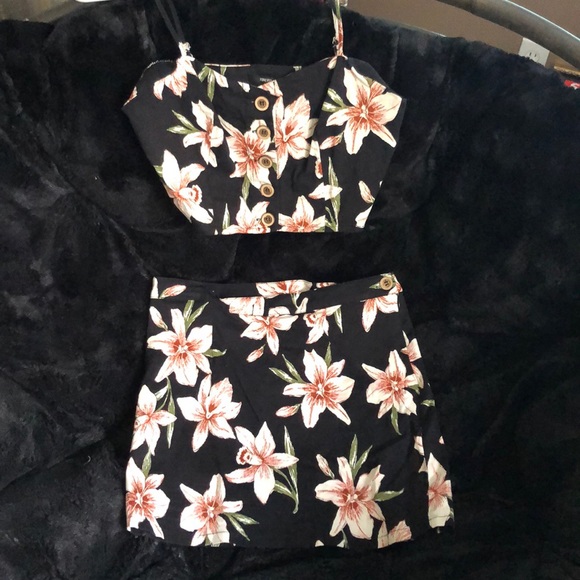 Two Piece Set - Picture 2 of 2